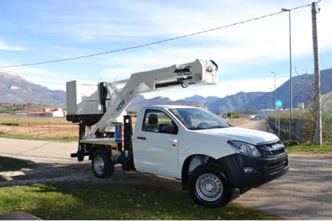 Xe nâng người cần chữ Z, chiều cao nâng 14m