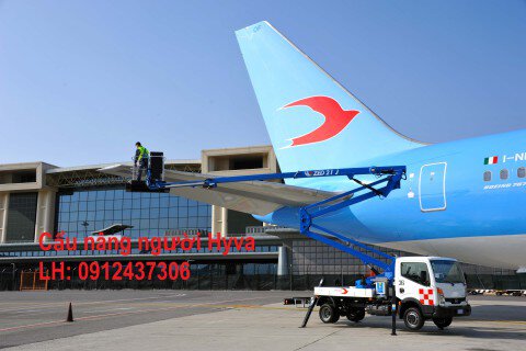 Xe nâng người sửa chữa điện