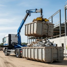 Lợi Ích Kinh Tế Toàn Diện Của Xe Hooklift: Giảm 70% Nhân Công & Tuổi Thọ 15 Năm